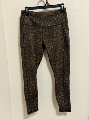 Leg End Active Leopard Ankle Leggings